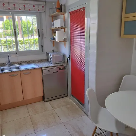 Familiar Con Piscina Y Padel Dénia