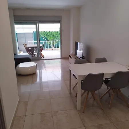 Familiar Con Piscina Y Padel Apartamento *
