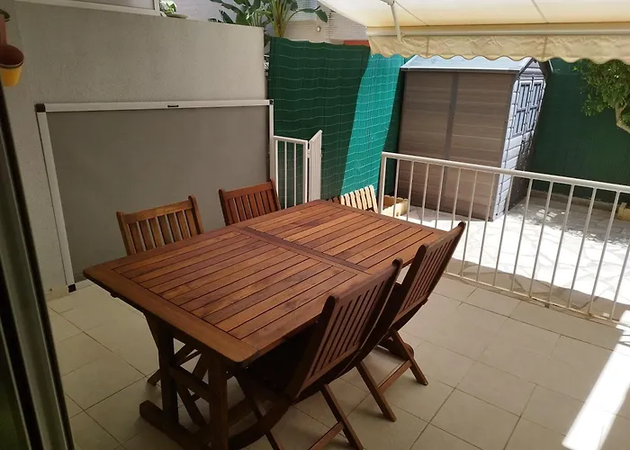 Familiar Con Piscina Y Padel * Dénia